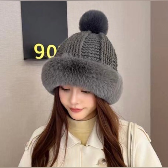 WINTER/FALL HAT - Picture 2 of 5